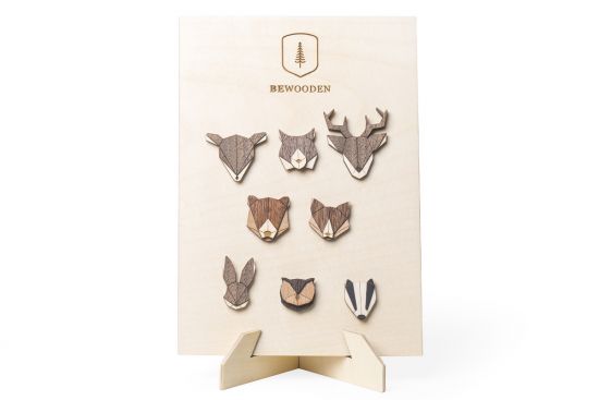 Brooches Stand – natural Brooches Stand – natural