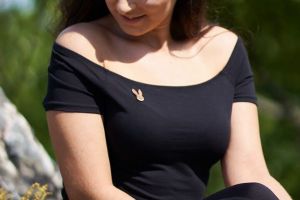 Dřevěná brož Hare Brooch Dřevěná brož Hare Brooch