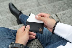 Kožený vizitkovník Nox Card Holder Kožený vizitkovník Nox Card Holder