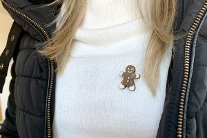Dřevěná brož Gingerbread Brooch Dřevěná brož Gingerbread Brooch