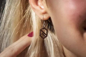 Dřevěné náušnice Hexaline Earrings Dřevěné náušnice Hexaline Earrings