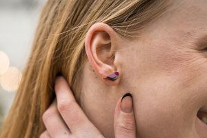 Dřevěné náušnice Purple Cutebird Earrings Dřevěné náušnice Purple Cutebird Earrings