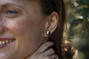 Dřevěné náušnice JinJang Earrings Dřevěné náušnice JinJang Earrings