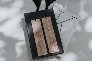 Dřevěná záložka do knihy s motivem vlka Wolf Bookmark Dřevěná záložka do knihy s motivem vlka Wolf Bookmark
