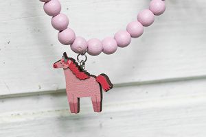 Korálky s přívěskem Růžový jednorožec Korálky s přívěskem Růžový jednorožec