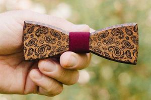 Dřevěný motýlek Paisley Deep Dřevěný motýlek Paisley Deep