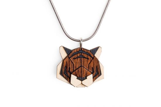 Dřevěný přívěsek Tiger Pendant Dřevěný přívěsek Tiger Pendant